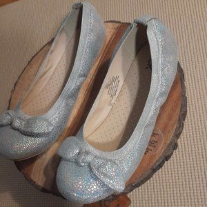 Child size shoe (4) Grey (New)